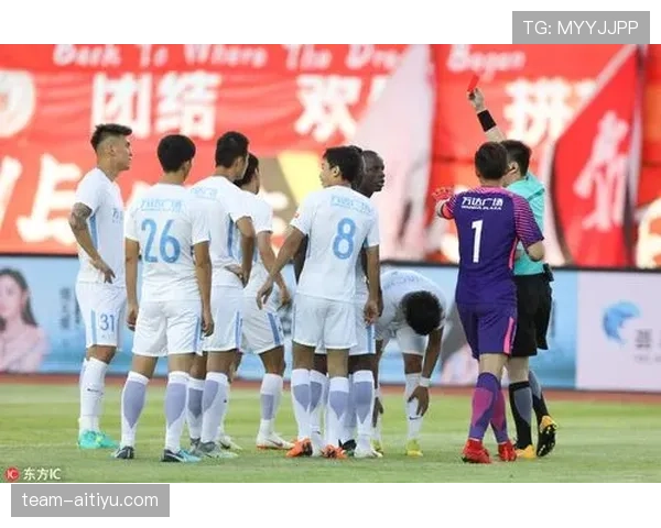 裁判对犯规行为干预界限在哪里？足球规则如何保护公平性